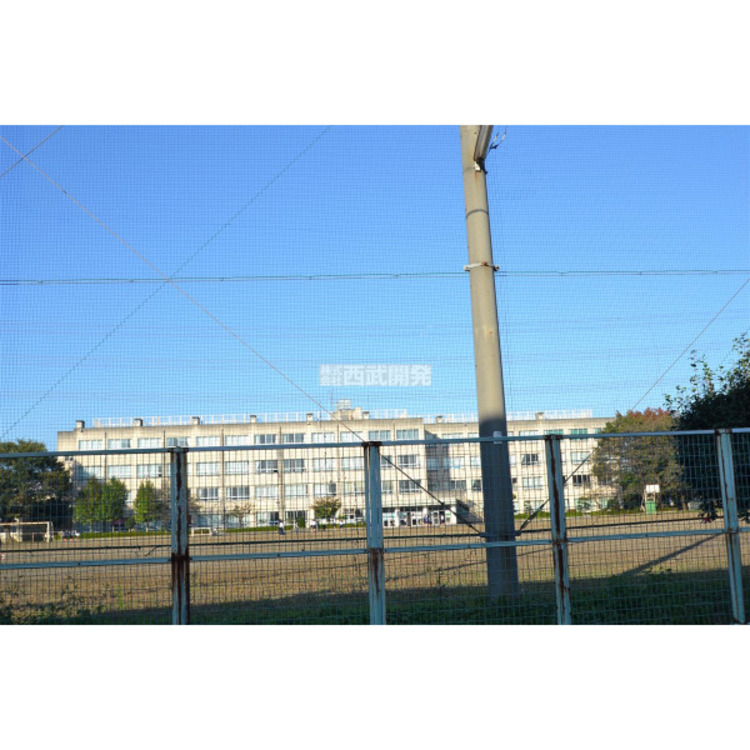 周辺 柏原中学校(約340m)