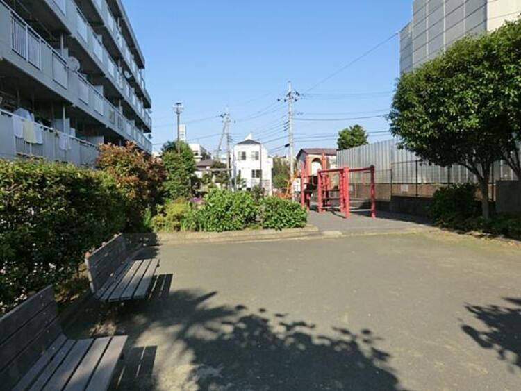 周辺 久末こども公園  1100m