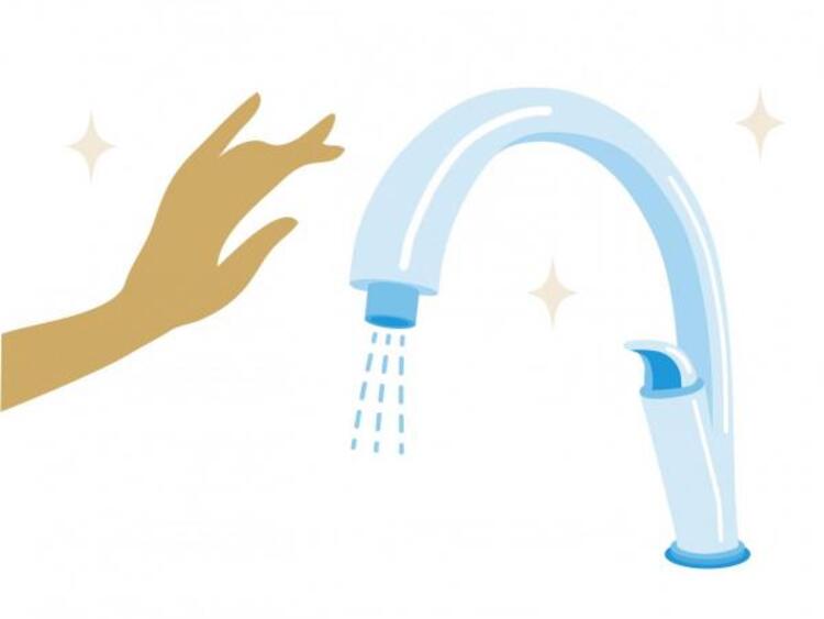 設備 タッチレスハンドシャワー水栓　センサーに手をかざすだけで水が出るタッチレス水栓。汚れた手で水栓に触れないため、調理中やウイルス対策に便利です。