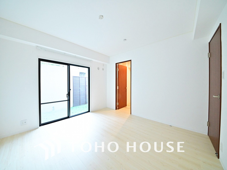 内装 シンプルですっきりとした室内は飽きのこない居心地の良い雰囲気です