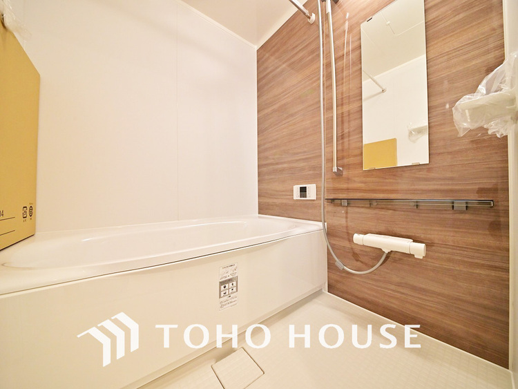 風呂 一日の疲れを癒すバスルームは、心地よいリラックスを叶える清潔感溢れる空間