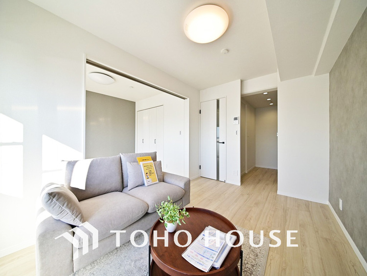 内装 広がりのある住空間、家族が集まるリビング・ダイニング