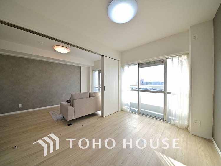 内装 シンプルですっきりとした室内は飽きのこない居心地の良い雰囲気です