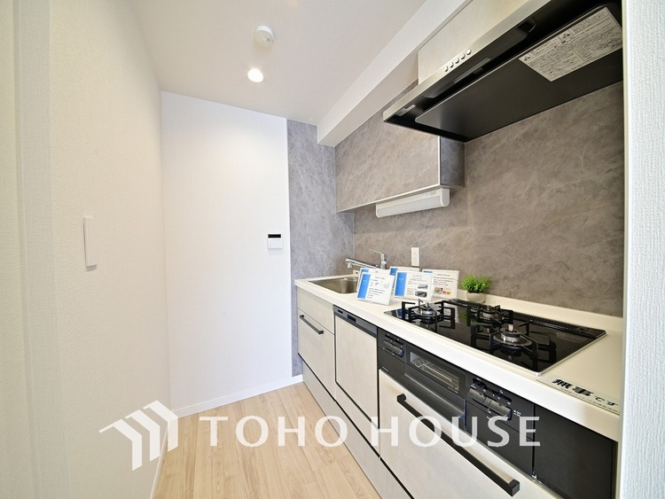 キッチン シンプルな部屋の雰囲気に溶け合うナチュラルキッチン