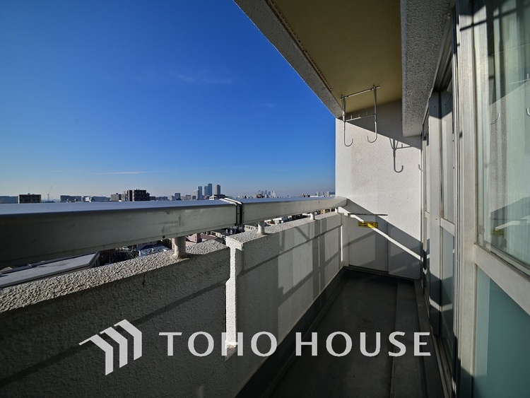 バルコニー 陽当たり良好なバルコニー