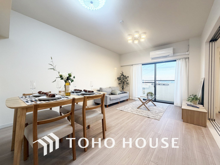 内装 広がりのある住空間、家族が集まるリビング・ダイニング