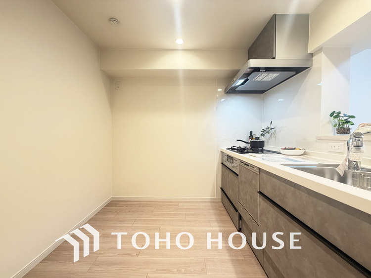 キッチン シンプルな部屋の雰囲気に溶け合うナチュラルキッチン