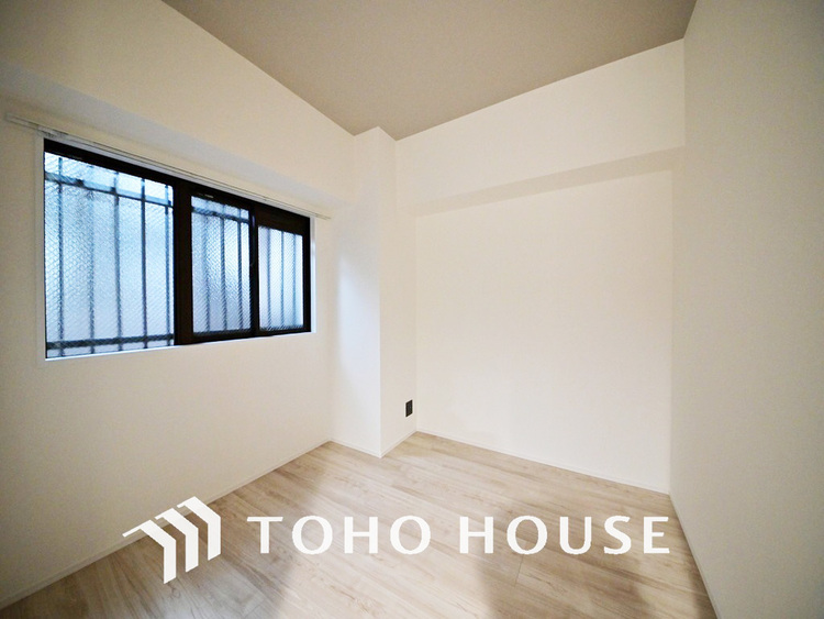 内装 採光もある洋室は、くつろぎのひと時を過ごすのにぴったり