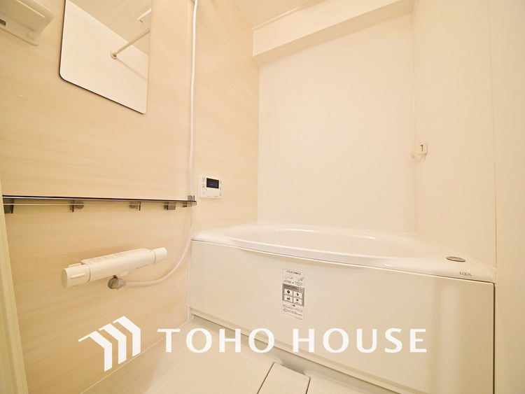 風呂 一日の疲れを癒すバスルームは、心地よいリラックスを叶える清潔感溢れる空間