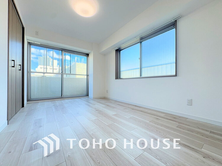 内装 採光もある洋室は、くつろぎのひと時を過ごすのにぴったり