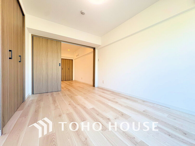 内装 1日の疲れを癒し、心地よく寛げるようゆったりとした広さをしています