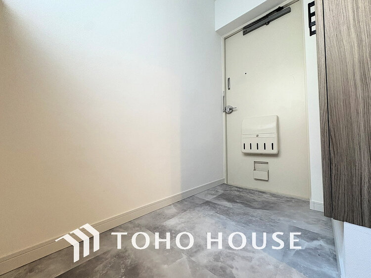 玄関 落ち着いた雰囲気の玄関、家族の帰りを暖かく迎えてくれます