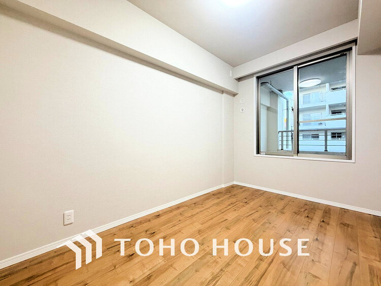 内装 採光もある洋室は、くつろぎのひと時を過ごすのにぴったり