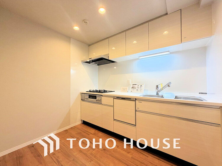 キッチン シンプルな部屋の雰囲気に溶け合うナチュラルキッチン