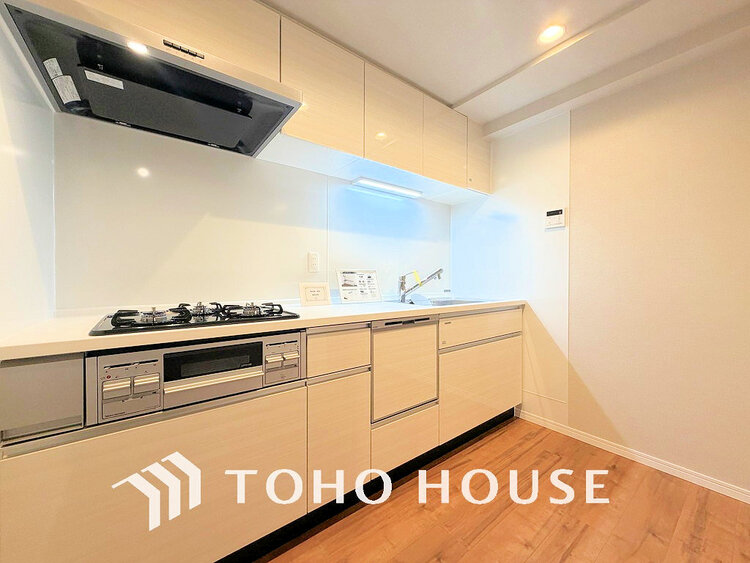 キッチン 落ち着きのあるカラーで統一された清潔感と気品が溢れるキッチン