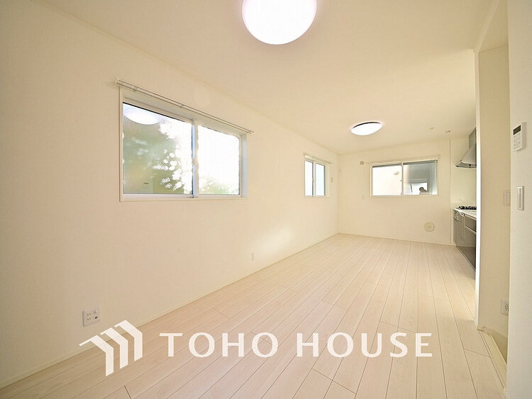 内装 家族みんなが爽やかに過ごせるように、光をたっぷり取り込んだLDK