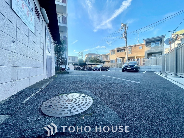 外観 ほんの少しのこだわり。ちょっとした色使いがその家がもつ雰囲気、趣（おもむき）を携え、暮らす家族や訪ねてくる友人・知人に新鮮な香りを運んできます。