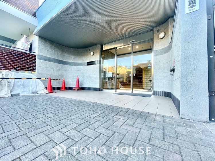 外観 ほんの少しのこだわり。ちょっとした色使いがその家がもつ雰囲気、趣（おもむき）を携え、暮らす家族や訪ねてくる友人・知人に新鮮な香りを運んできます。