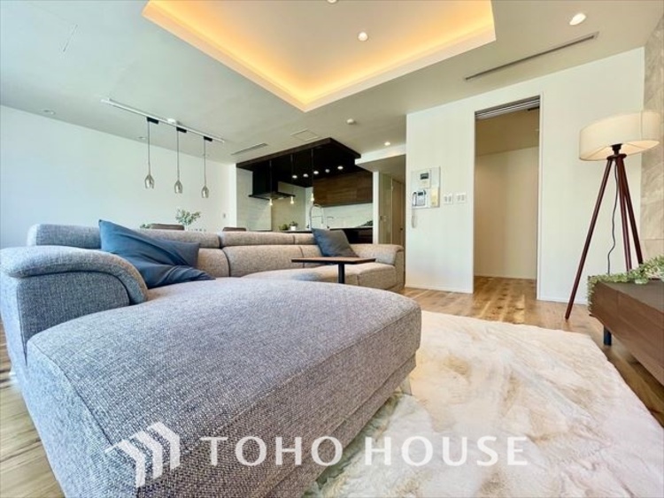 内装 【LIVING】◆煌びやか◆愛おしい家族との団欒の時間をより一層幸せなものに感じさせる煌びやかなLDK。輝かしい毎日が待っています。