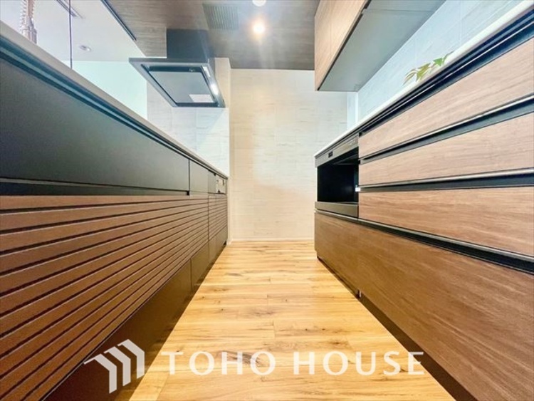 キッチン 【KITCHEN】◆家族のおはよう◆の声を笑顔で迎えてあげられるシステムキッチン。朝ごはんが楽しみでちょっと早起きしたくなるんです。