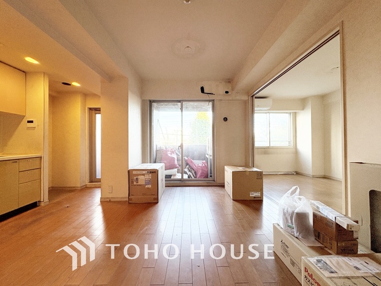 内装 改装工事中【LIVING】◆Sunshine◆光が燦々と入り、いるだけで気持ちいい。