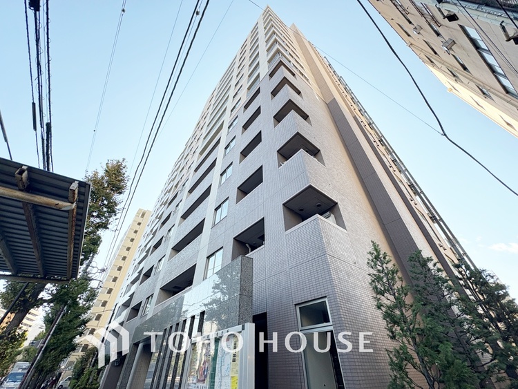 外観 ほんの少しのこだわり。ちょっとした色使いがその家がもつ雰囲気、趣（おもむき）を携え、暮らす家族や訪ねてくる友人・知人に新鮮な香りを運んできます。