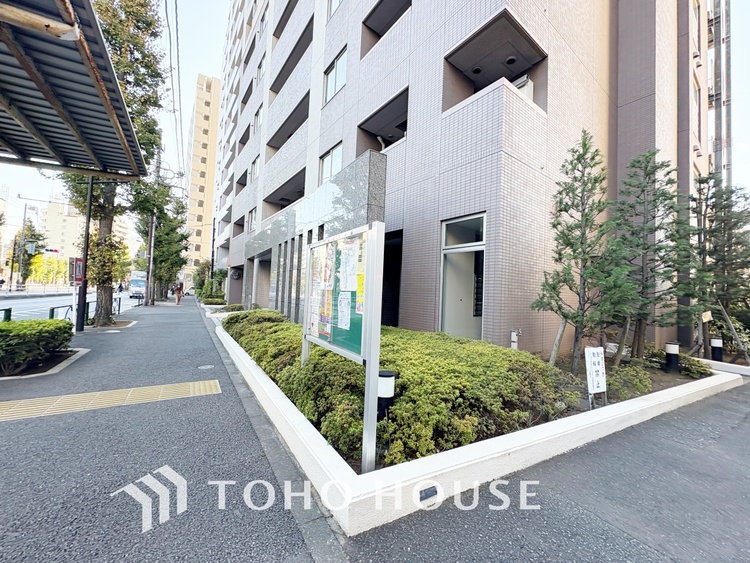 外観 ほんの少しのこだわり。ちょっとした色使いがその家がもつ雰囲気、趣（おもむき）を携え、暮らす家族や訪ねてくる友人・知人に新鮮な香りを運んできます。