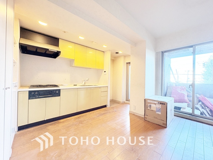 キッチン 改装工事中：毎日の健康は美味しいお水から。毎日を支えてくれる浄水器。