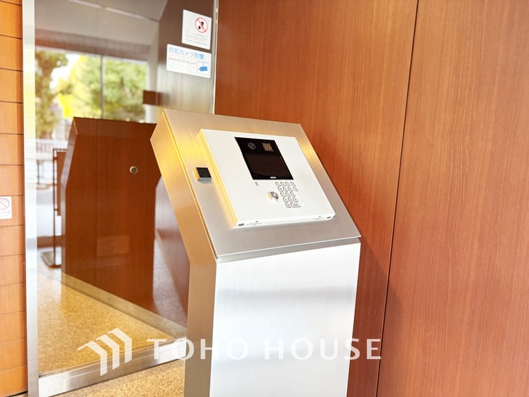 エントランス 【AUTO　LOCK】◆オートロック機能◆女性やご子息も安心・安全のセキュリティです。