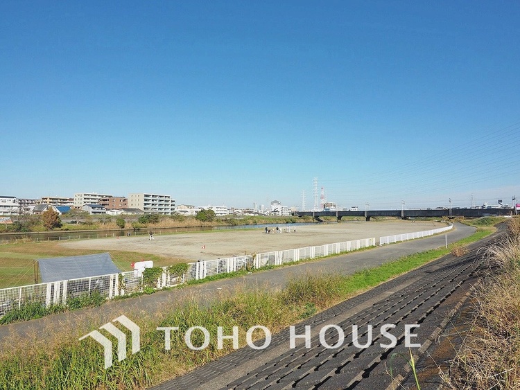 周辺 鶴見川樽町公園　距離750m