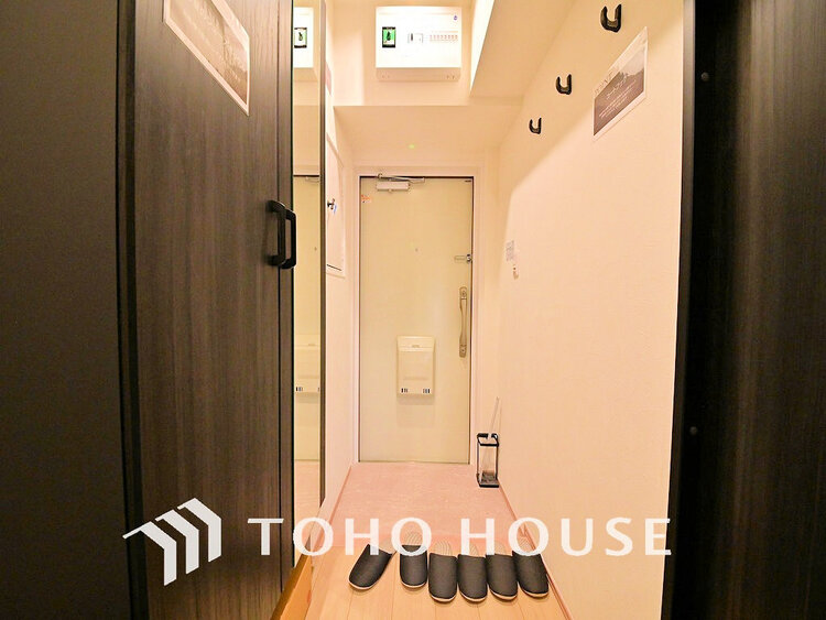 玄関 落ち着いた雰囲気の玄関、家族の帰りを暖かく迎えてくれます