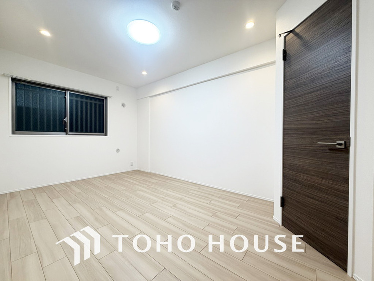 内装 採光もある洋室は、くつろぎのひと時を過ごすのにぴったり