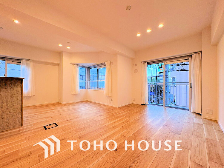 内装 家族みんなが爽やかに過ごせるように、光をたっぷり取り込んだLDK