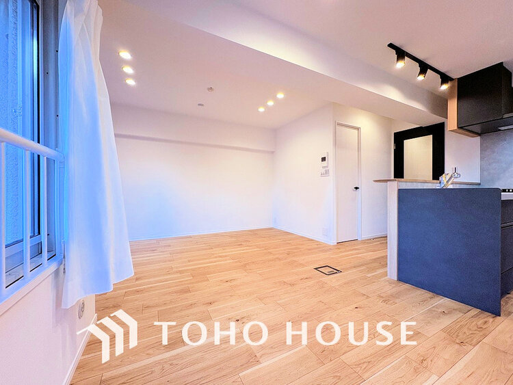 内装 上質な時間を育む暮らしのメインステージ。寛ぎとコミュニケーションを育む居心地のよい場所