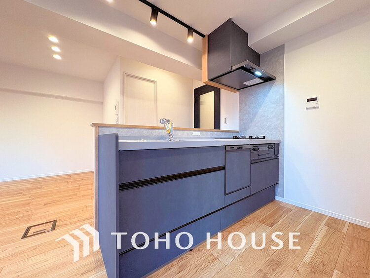 キッチン 落ち着きのあるカラーで統一された清潔感と気品が溢れるキッチン