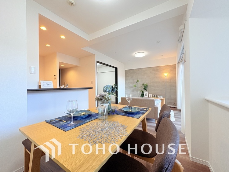 内装 ゆったりとくつろげる上質なリビングダイニング