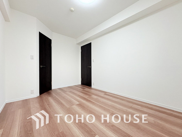 内装 シンプルですっきりとした室内は飽きのこない居心地の良い雰囲気です