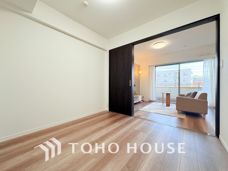 内装 1日の疲れを癒し、心地よく寛げるようゆったりとした広さをしています