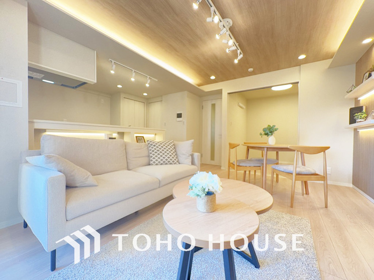 内装 広がりのある住空間、家族が集まるリビング・ダイニング