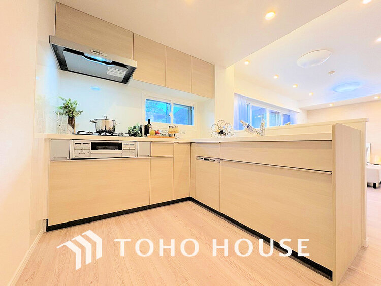 キッチン シンプルな部屋の雰囲気に溶け合うナチュラルキッチン