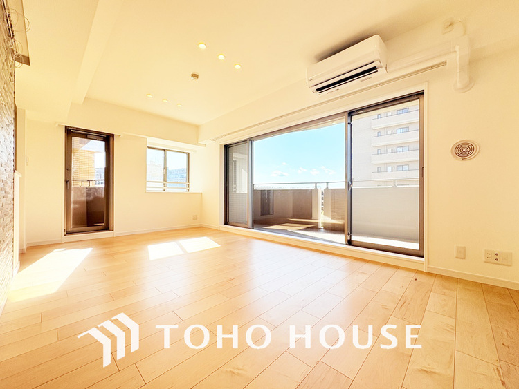 内装 広がりのある住空間、家族が集まるリビング・ダイニング