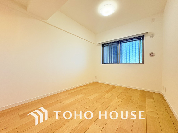 内装 採光もある洋室は、くつろぎのひと時を過ごすのにぴったり