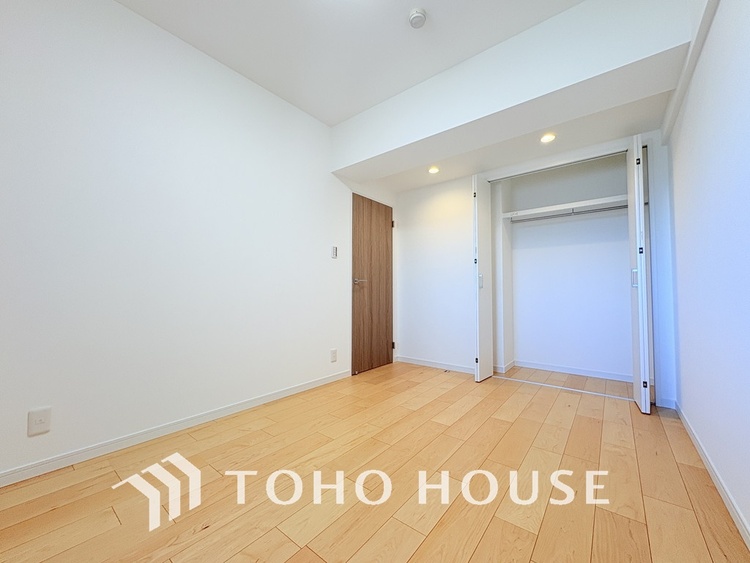 内装 シンプルですっきりとした室内は飽きのこない居心地の良い雰囲気です