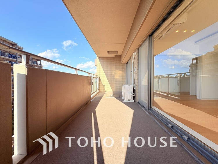 バルコニー 陽当たり良好なバルコニー