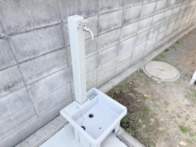 設備 【外水栓】クルマの洗車や植物の水やりなどに便利な外部水栓があります！ 