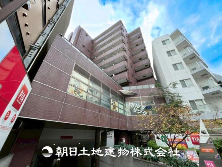 外観 【外観写真】表現された空間はたくさんの光を浴び、風を感じ、暮らしの時間を豊かにしてくれます。デザインされた空間と競い合うかのような充実した建物と共に大切な家族の思い出を刻んでいきます。