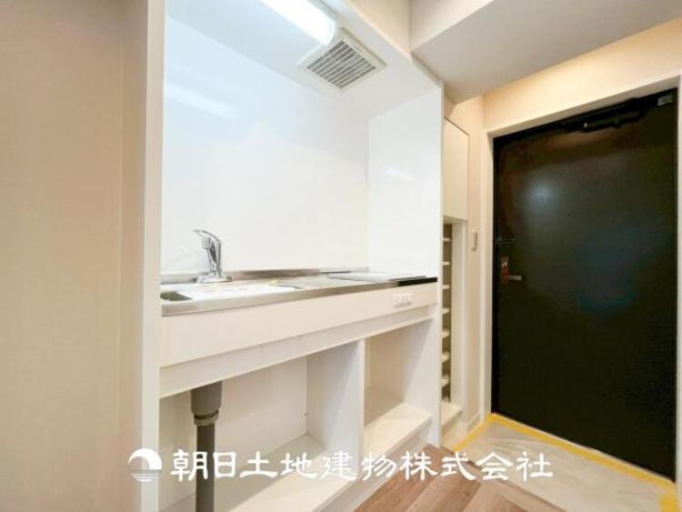 キッチン 【キッチン】住宅の主役でもあり、日常生活を過ごす上で重要な水回りでもあるからこそ機能性・デザイン性に拘りました。お掃除のしやすいシステムキッチンを設置しました。