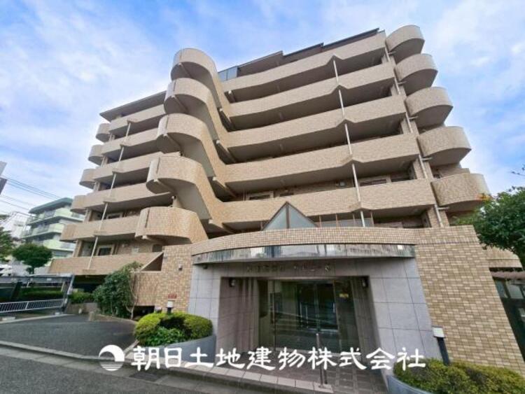 外観 【外観写真】デザインされた空間と競い合うかのような充実した建物と共に大切な家族の思い出を刻んでいきます。