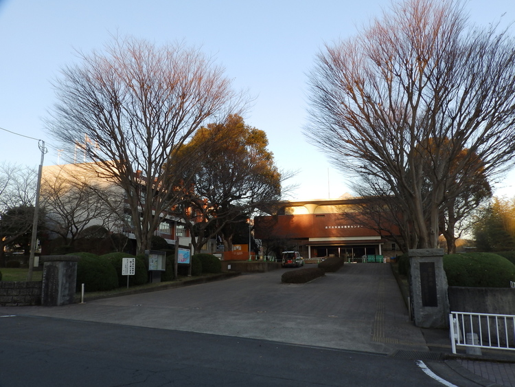 周辺 鹿児島県総合教育センター[鹿児島県総合教育センター]鹿児島県総合教育センターは、鹿児島県鹿児島市宮之浦町にある教育に関する研究及び教育関係職員の研修を行う機関である。ウ… 徒歩 約11分（約850m）