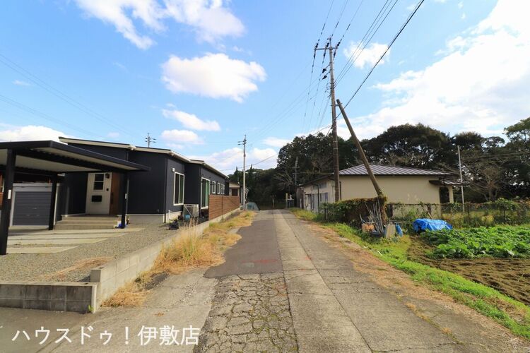 外観 【前面道路】南側前面道路、交通量少な目です！